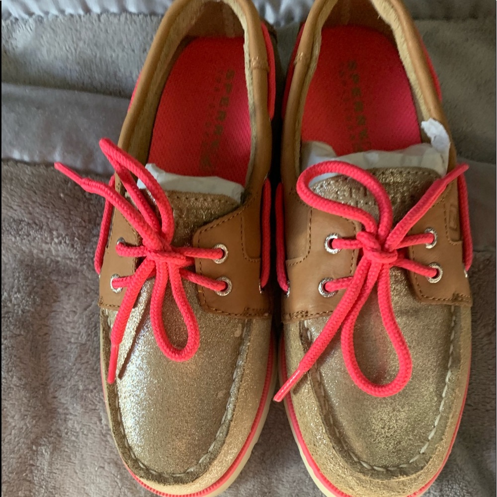 Kids Sperry top sided slip on boat shoes. Size 2.